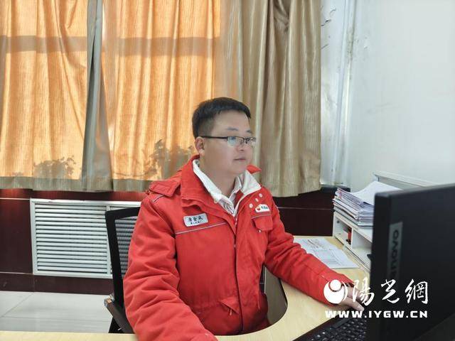 中國石油長慶油田采油八廠吳定生產(chǎn)運維中心全力以赴按下上產(chǎn)“快進鍵”:鋼板樁生產(chǎn)廠
