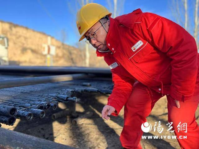 中國石油長慶油田采油八廠吳定生產(chǎn)運維中心全力以赴按下上產(chǎn)“快進鍵”:鋼板樁生產(chǎn)廠
