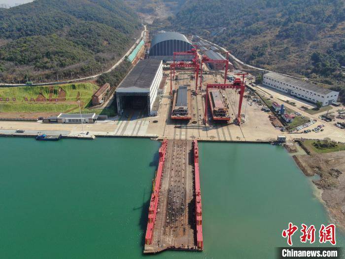 探訪江西最大造船廠：出口訂單多 船舶制造生產忙:鋼板樁生產廠
