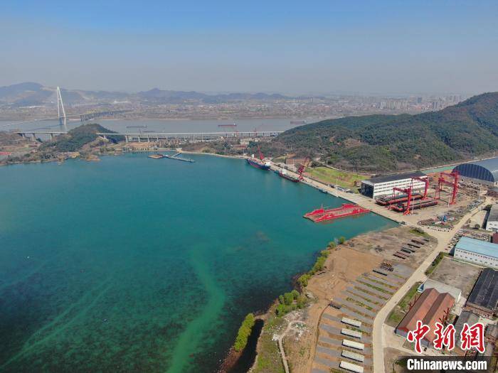 探訪江西最大造船廠：出口訂單多 船舶制造生產忙:鋼板樁生產廠
